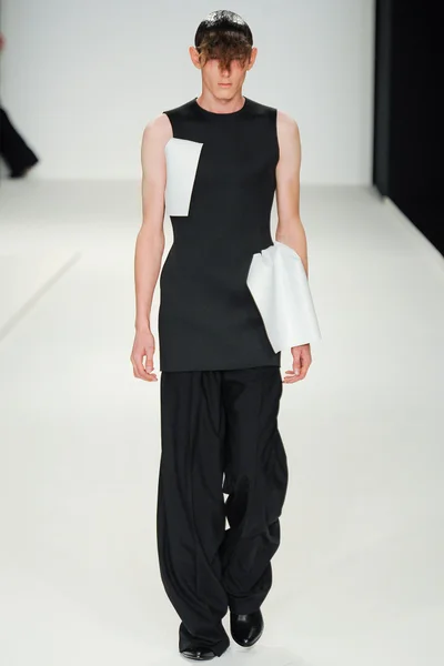Look 10